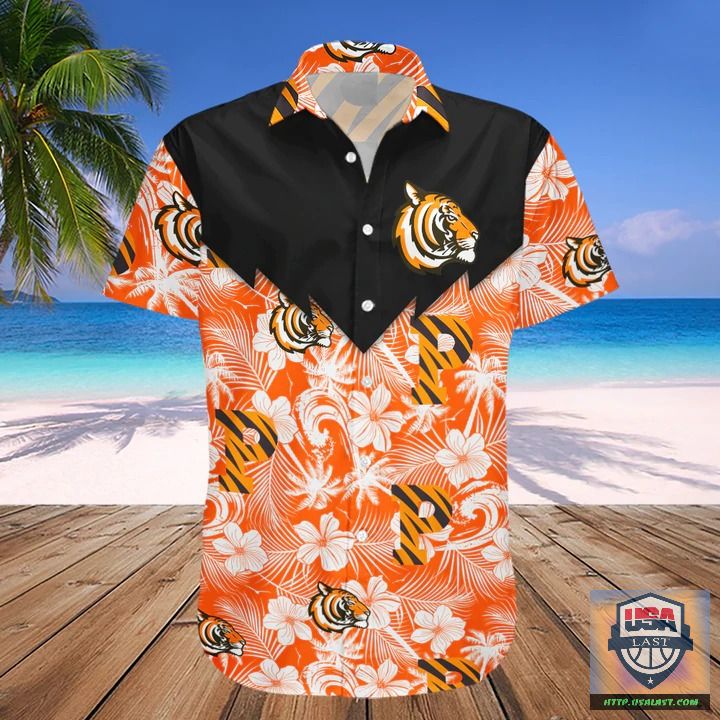 Great Providence Friars NCAA Tropical Seamless Hawaiian Shirt
