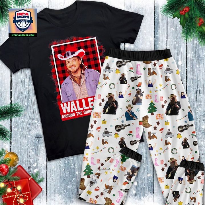Wallen Around The Christmas Tree Pajamas Set